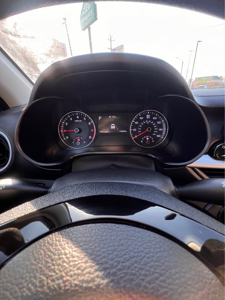 Kia Forte 2023 vista 9